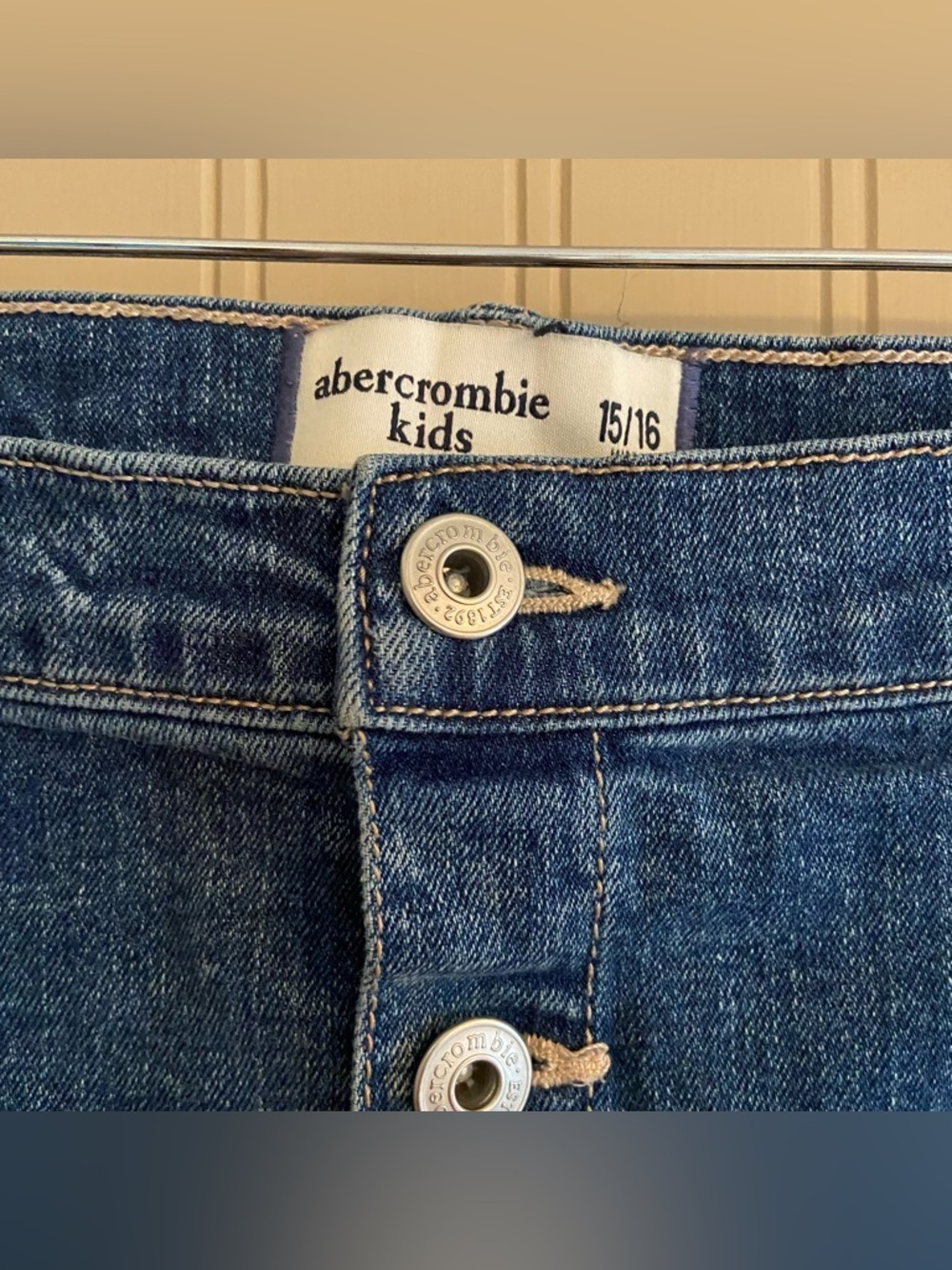 Abercrombie kids Button Down Distressed Denim Skirt Size 15/16 - Picture 2 of 3